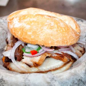 Pan con Chicharrón