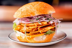 Pan con Asado Especial
