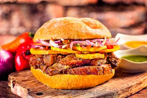 Pan con Chicharrón